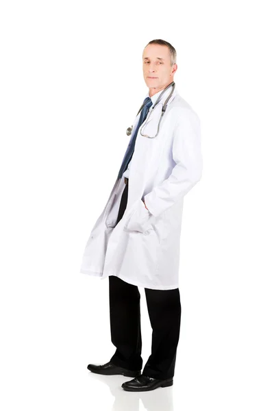 Male doctor with hands in pockets — Stock Photo, Image