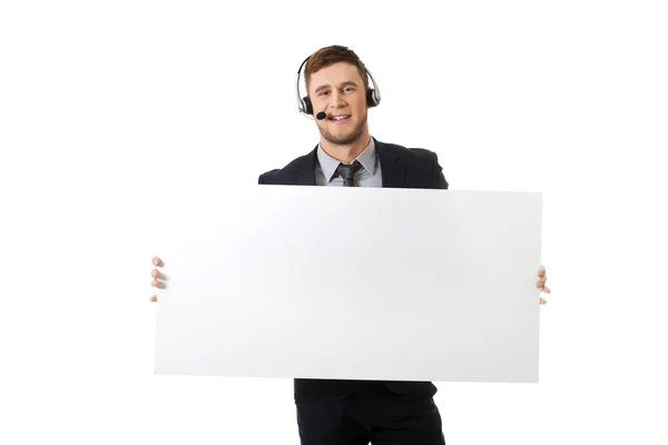 Mujer sosteniendo banner vacío . — Foto de Stock