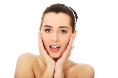 Sürpriz kadınla makyaj.