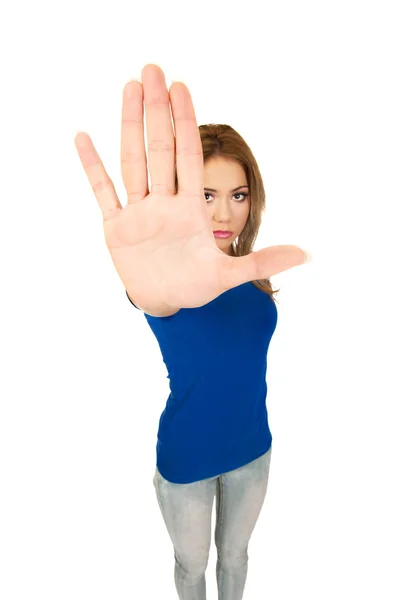 Jonge vrouw stopbord maken. — Stockfoto