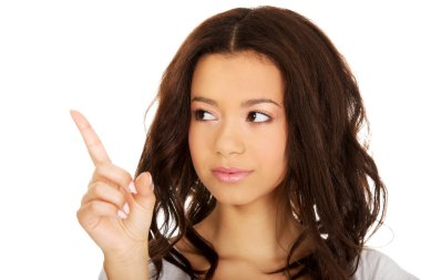 genç kadın yukarı dönük.