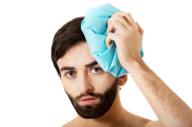 adam bir baş ağrısı acı.