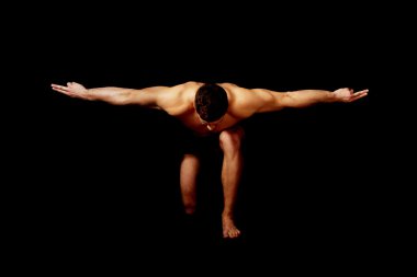 Kaslı adam aşağı bükme.