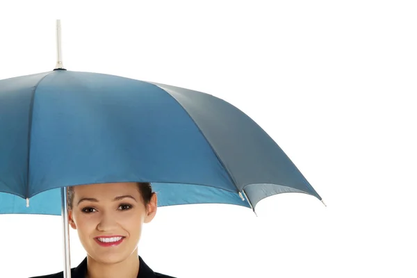 Бізнес-леді під блакитною парасолькою . — стокове фото