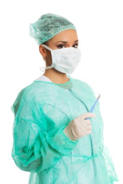 bir neşter ile kadın doktor