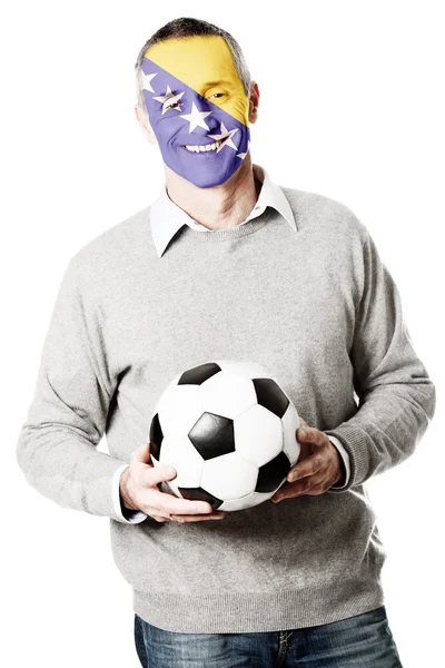 Hombre con bosnia y bandera de Herzegovina en la cara . — Foto de Stock