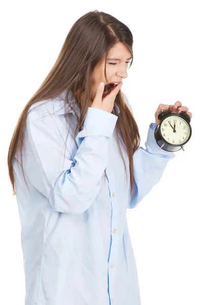 Ранкова жінка тримає годинник . — стокове фото