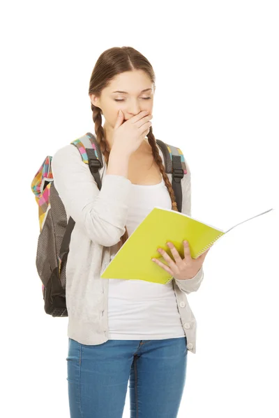 Adolescente stanco con zaino scuola . — Foto Stock