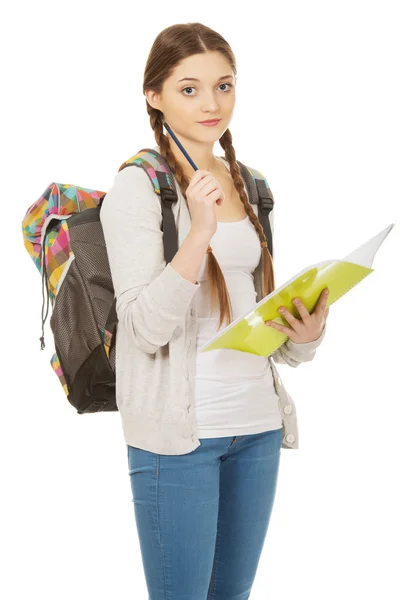 Tonåring flicka med skolan ryggsäck. — Stockfoto