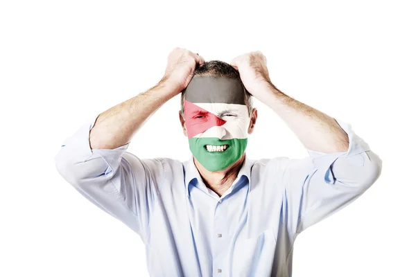 Uomo maturo con bandiera palestinese sul viso . — Foto Stock