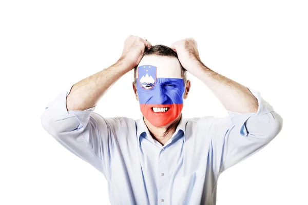 Hombre maduro con bandera de Eslovenia en la cara . — Foto de Stock