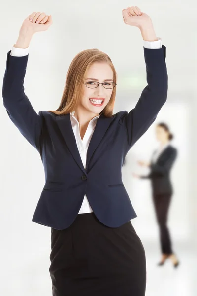 Jovem mulher de negócios alegre . — Fotografia de Stock