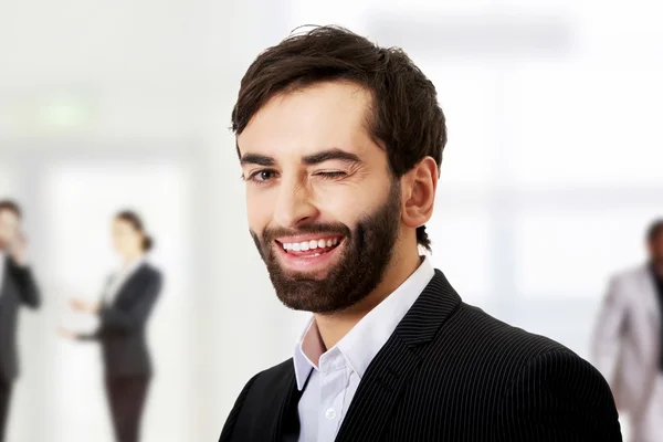 Jonge lachende zakenman. — Stockfoto