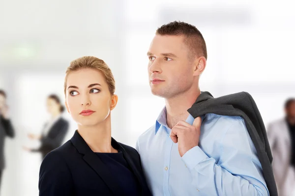 Casal perguntando sobre o seu trabalho — Fotografia de Stock