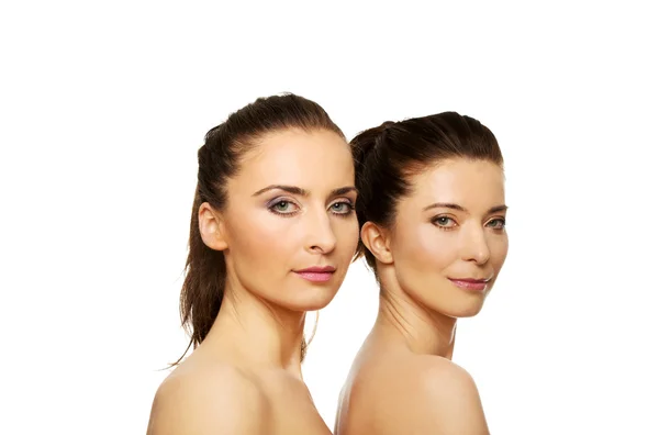 Dos hermanas con maquillaje . —  Fotos de Stock