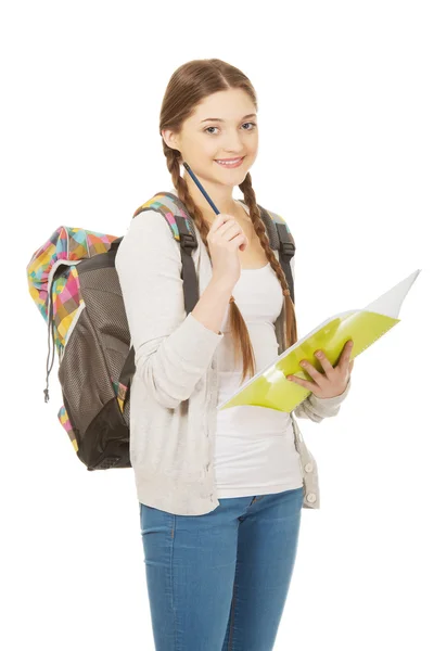 Tonåring flicka med skolan ryggsäck. — Stockfoto