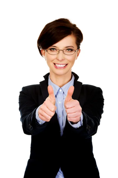 Mujer de negocios sonriente con pulgares arriba . —  Fotos de Stock