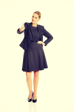 genç kadın el başparmak yukarıya