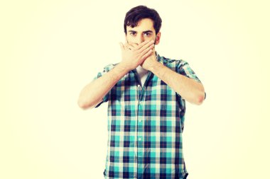 şok delikanlı ağzını kapsayan.