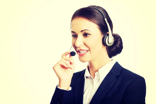 Retrato de mulher call center conversando com o cliente — Fotografia de Stock