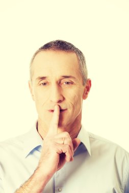 adam sessiz hareketi ile