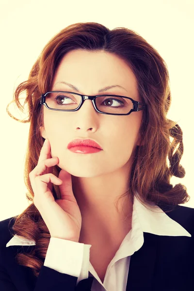 Pensando mujer de negocios mirando hacia arriba . — Foto de Stock