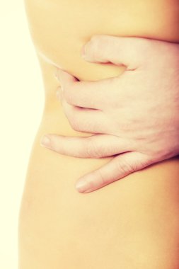 Sarılan seksi heteroseksüel çift.