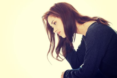 düşünceli genç kadın