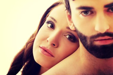 Adamın kafasına kadınla geri.