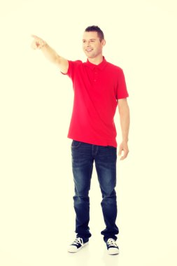 Heyecanlı adam işaret