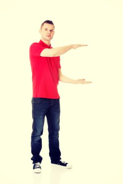 Heyecanlı adam kopya alanı gösterilen