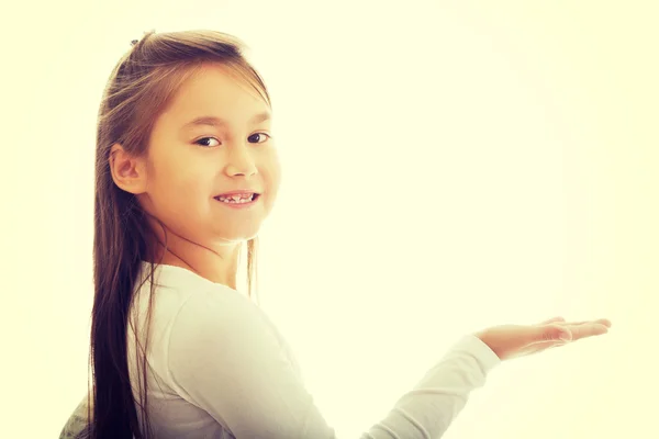 Girl showing something — Stock Photo, Image