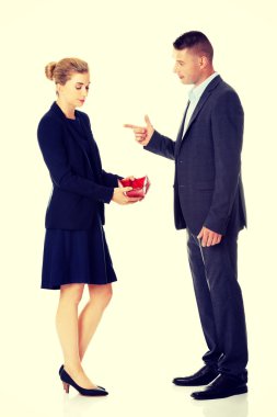 İşkadını boş bir cüzdan ile