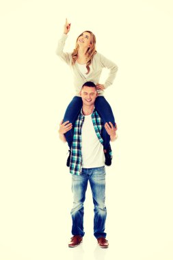 Kadını taşıyan adam