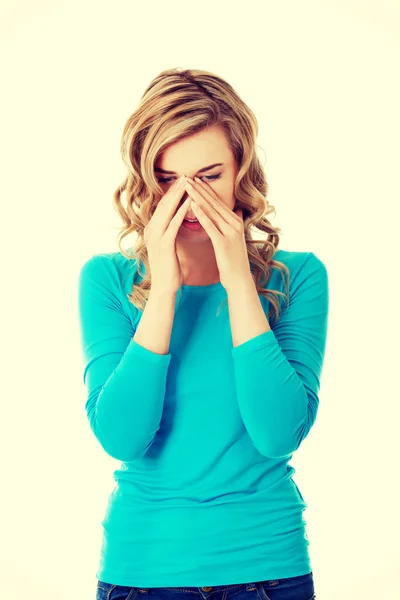 Vrouw met sinus druk pijn — Stockfoto