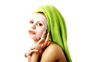 yüz maskesi ile Kafkas kadın