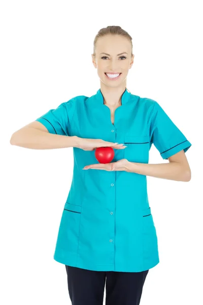 Medico femminile con cuore . — Foto Stock