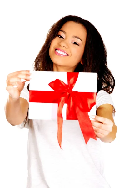 Attractive woman with gift box. — Stock Photo, Image