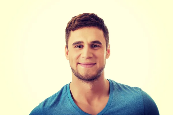 Bonito homem sorrindo para a câmera . — Fotografia de Stock