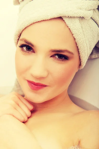 Woman relaxing in bathtub. — Stock Photo, Image