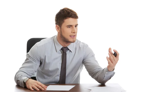 Joven empresario escribiendo una nota . —  Fotos de Stock