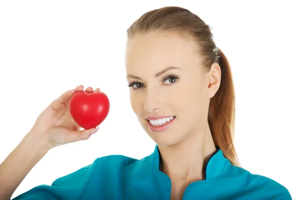 Medico femminile con cuore . — Foto Stock