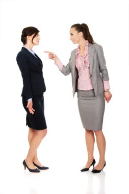 Öfkeli eşi işkadını suçluyor.