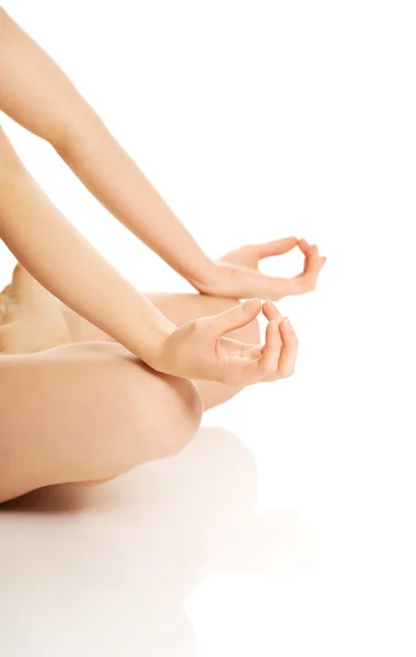 Donna mani in posa yoga — Foto Stock