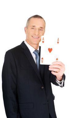 Kırmızı ace kart ile zarif işadamı