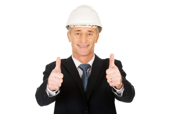 Construcción hombre de negocios mostrando ok signo —  Fotos de Stock