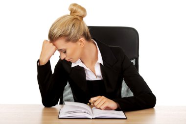 Yorgun işkadını yazma Not bir resepsiyon tarafından