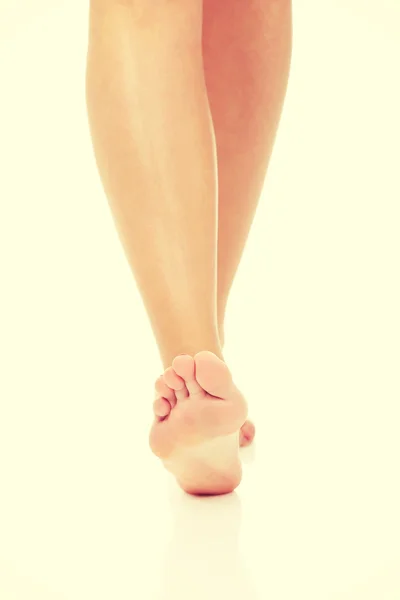 Womans bare feet. — Stock Photo, Image