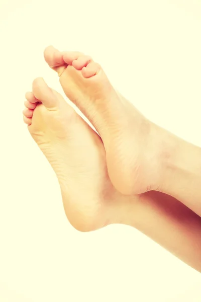 Sağlıklı kadın ayakları. — Stok fotoğraf