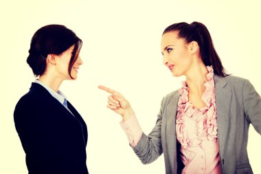 Öfkeli eşi işkadını suçluyor.